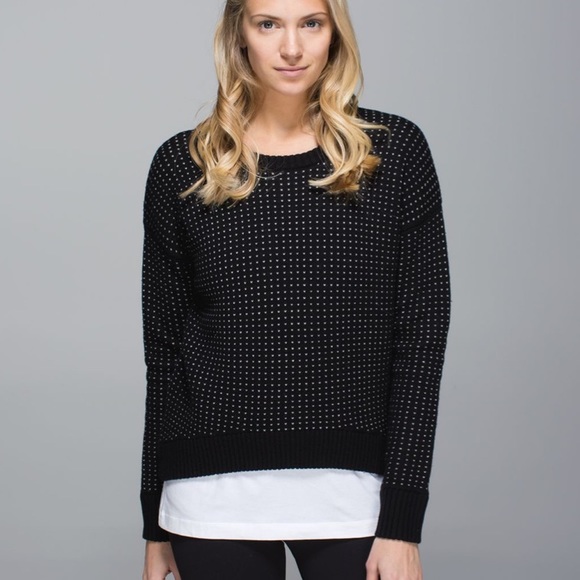 lululemon athletica Sweaters - LULULEMON Yogi Crew Sweater Side Zip Black & White